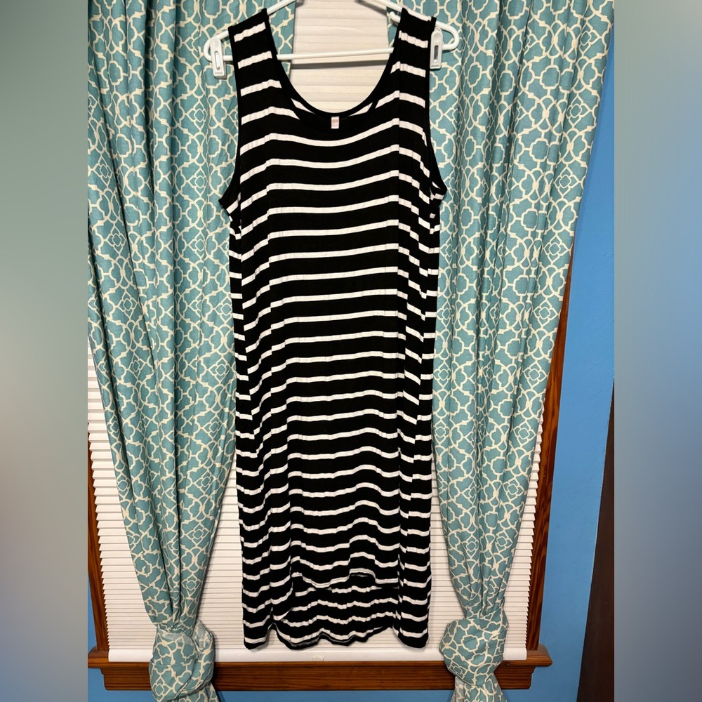High-Low Dress - Picture 3 of 4